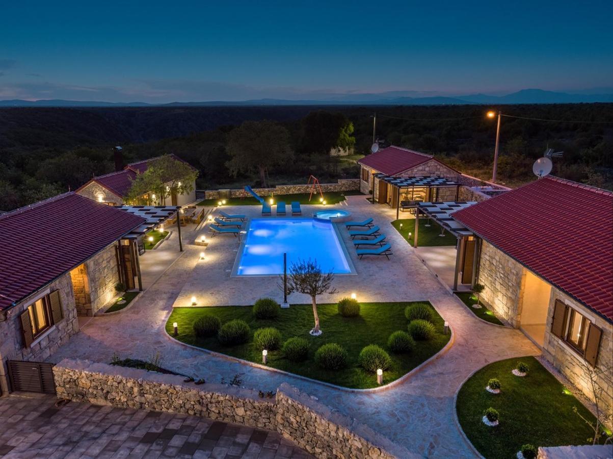 New! Promina Luxury Villa With 72Sqm Heated Pool, Jacuzzi, Infrared Sauna, Tennis Court, Media Room Bogatic Bagian luar foto