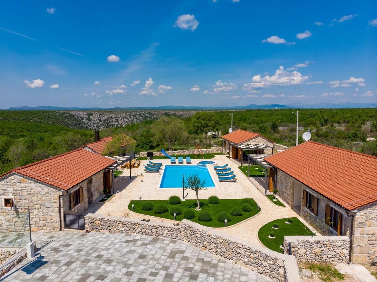 New! Promina Luxury Villa With 72Sqm Heated Pool, Jacuzzi, Infrared Sauna, Tennis Court, Media Room Bogatic Bagian luar foto