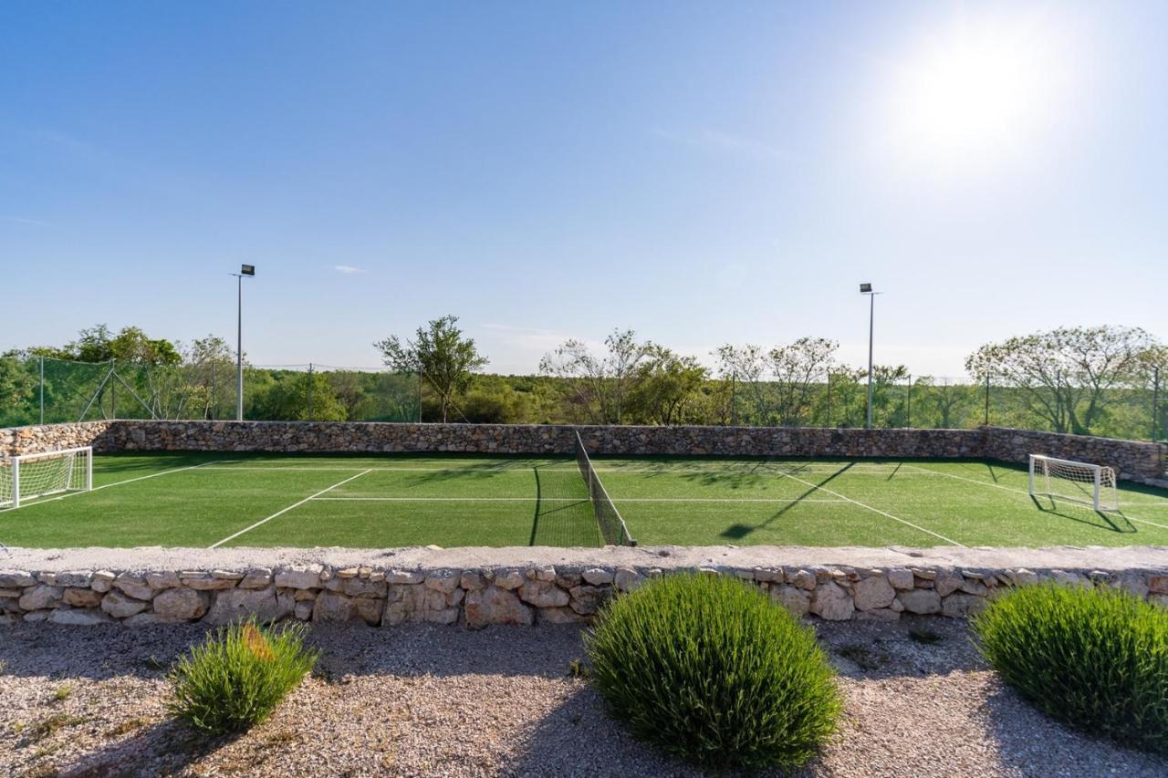 New! Promina Luxury Villa With 72Sqm Heated Pool, Jacuzzi, Infrared Sauna, Tennis Court, Media Room Bogatic Bagian luar foto
