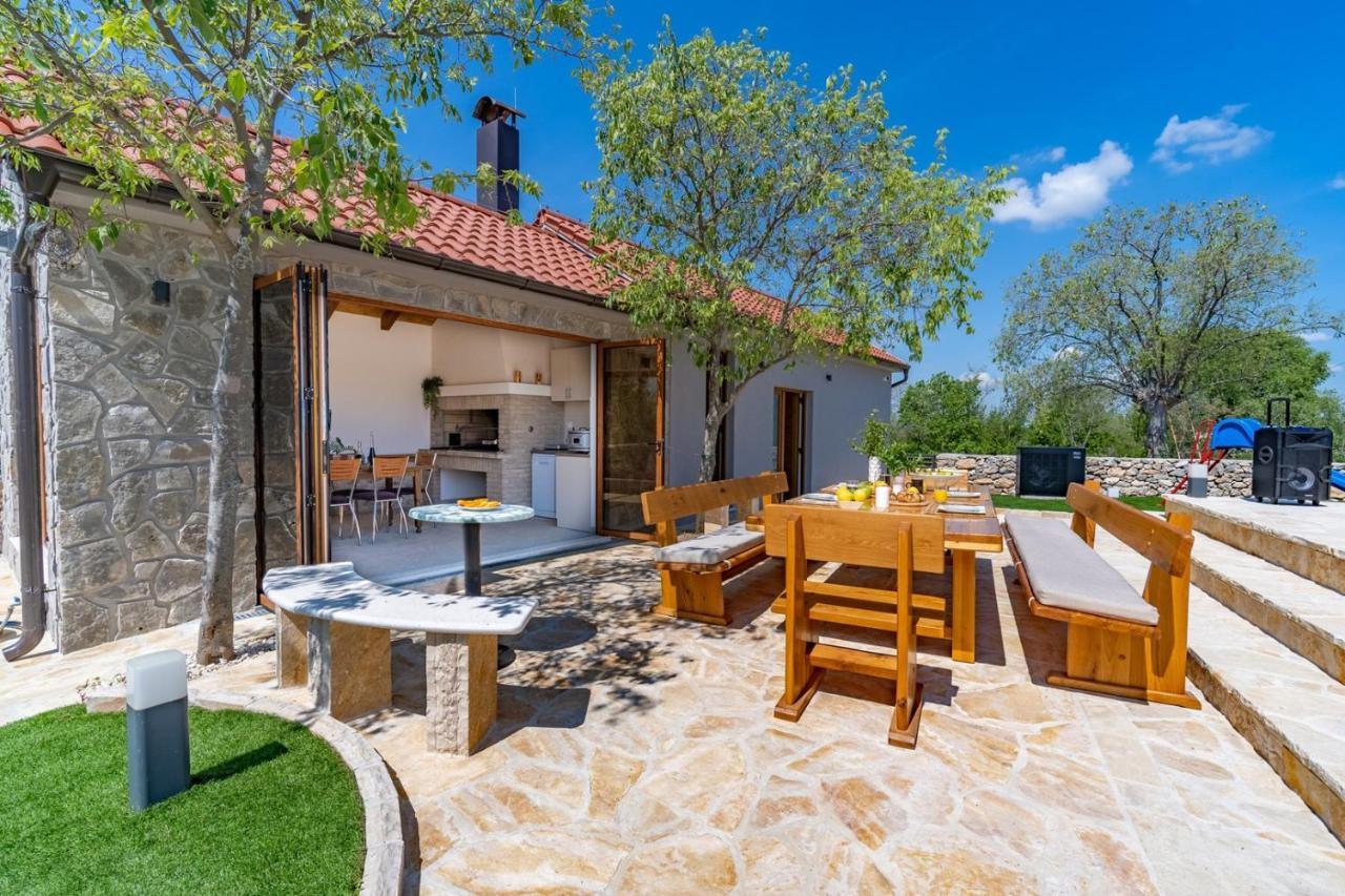 New! Promina Luxury Villa With 72Sqm Heated Pool, Jacuzzi, Infrared Sauna, Tennis Court, Media Room Bogatic Bagian luar foto