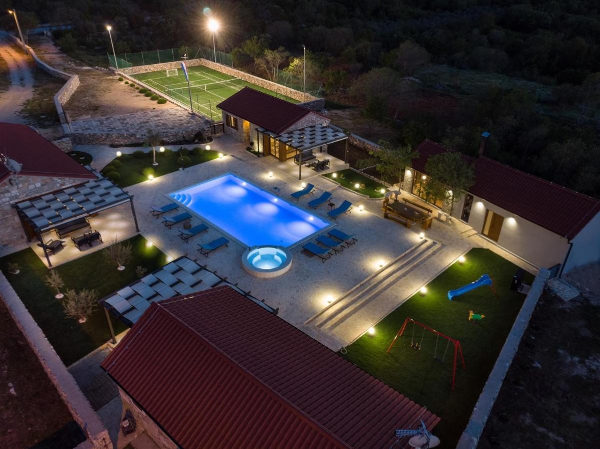 New! Promina Luxury Villa With 72Sqm Heated Pool, Jacuzzi, Infrared Sauna, Tennis Court, Media Room Bogatic Bagian luar foto