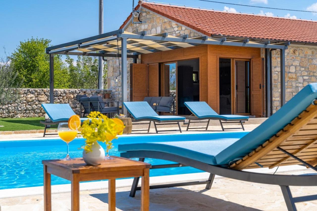 New! Promina Luxury Villa With 72Sqm Heated Pool, Jacuzzi, Infrared Sauna, Tennis Court, Media Room Bogatic Bagian luar foto