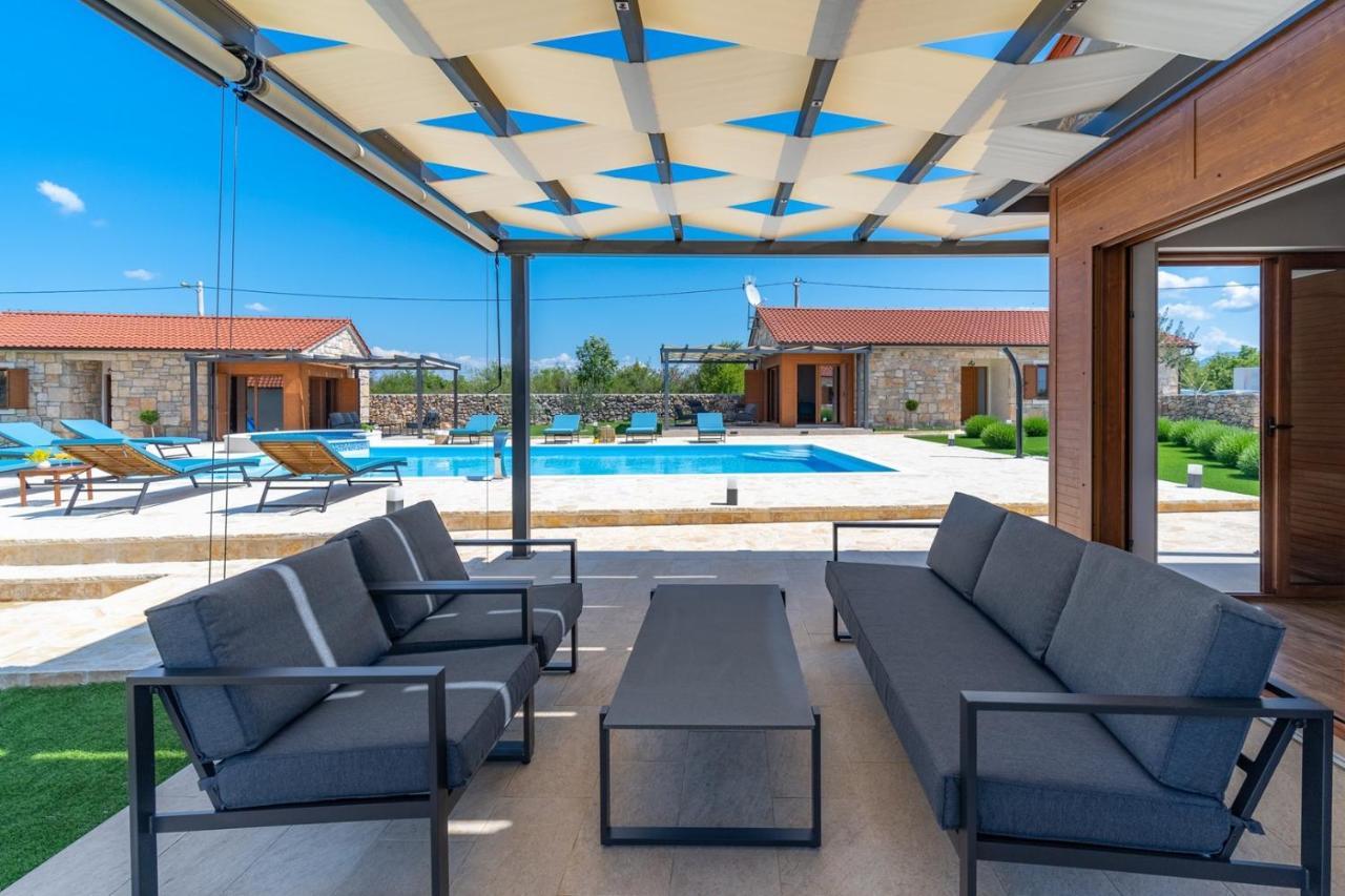 New! Promina Luxury Villa With 72Sqm Heated Pool, Jacuzzi, Infrared Sauna, Tennis Court, Media Room Bogatic Bagian luar foto