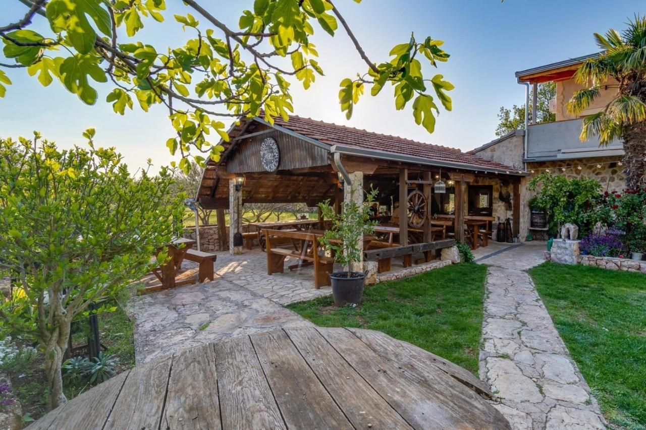 New! Promina Luxury Villa With 72Sqm Heated Pool, Jacuzzi, Infrared Sauna, Tennis Court, Media Room Bogatic Bagian luar foto